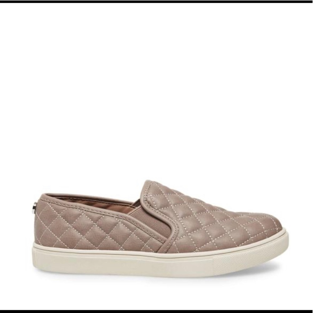 Steve Madden- Ecentrcq sneaker (Size 10)